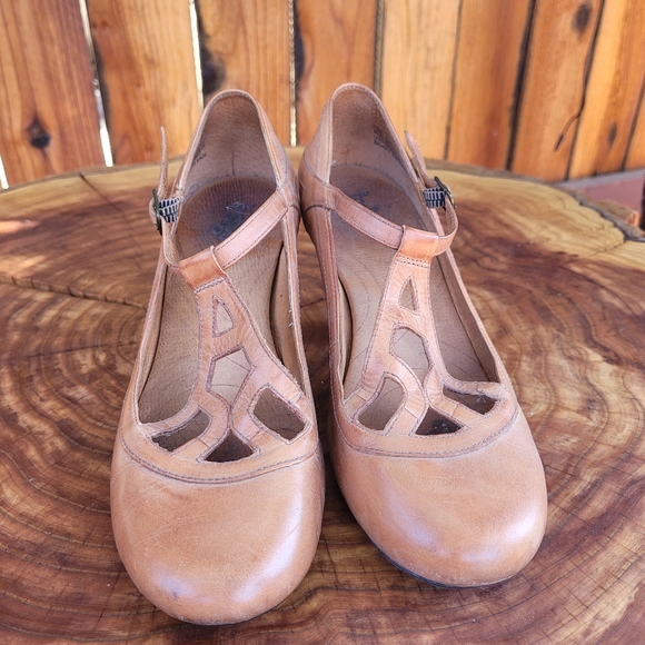 Mary Jane Indigo Heels by Clark's, sz 7.5 - Picture 2 of 8